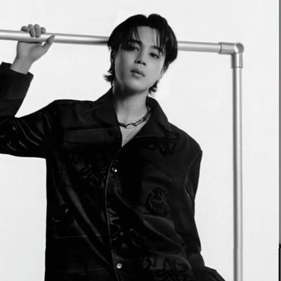 P24562Park's profile picture. 내 이름은 혜원
바이어스-지민