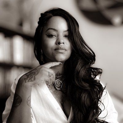 daisoaresz's profile picture. Especialista em Publicidade e Endomarketing | Head| CI 💼 Autocuidado e Vida Real   ☕ Sempre disponível para uma boa conversa + café 📍Rio de Janeiro