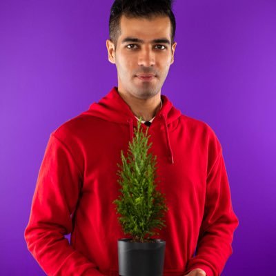 iamazadi's profile picture. 🎲🧮👨‍💻 more than a Math student