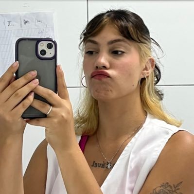 iconic_lua's profile picture. Gostosa e triste