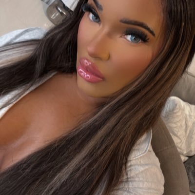 Pay methods in bio | 25 year young | natural 🍒 and natural 🍑 | Size 2 dwarf🦶 | 5FT and curvy 🍑