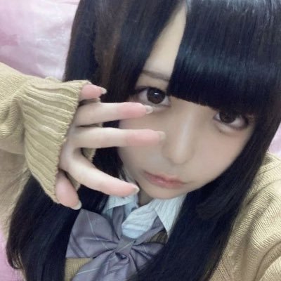 r8aAg9khDW1092's profile picture. 