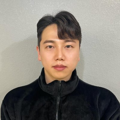 43歳|元薬剤師|独立してフランチャイズ薬局を経営していたが、経営困難により閉店|新たな収入源としてFX自動売買を始める|投資で得た収入を使い、再び医療分野に貢献することを目指している|現在、毎月3名に限定して無料で自動売買を提供中|金融と医療の両面で社会に貢献することが彼の新たな使命。