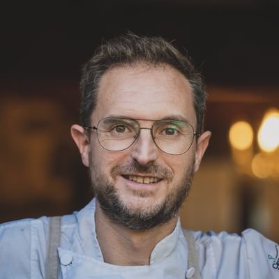 Cocinero desde 2002 apasionado de la gastronomía, vino y en hacer disfrutar a los demás que es mi oficio