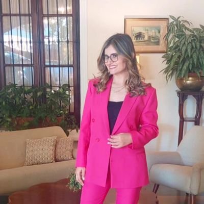 Apasionada: Abogada, Docente y Poeta🇵🇾 📝💖
Lucho en contra de todo tipo de violencia hacia la mujer 💜 💪 Entre BRUJAS y MUÑECAS podcast 🎤