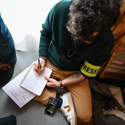 Journaliste. Chasse le
