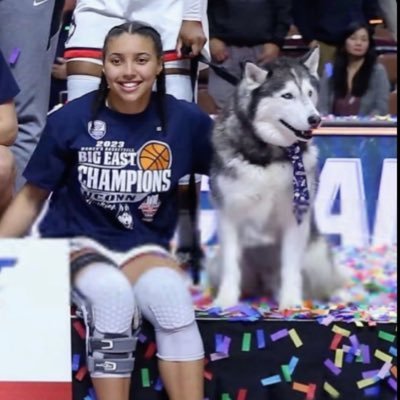 unlikejo's profile picture. i’m just here   |   saw uconn win 💍 12