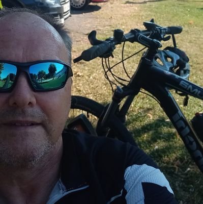 Laurent95853691's profile picture. FRANCE LIBRE
SORTONS DE CE PIÈGE A CON