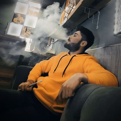 Saim_Samanl1's profile picture. O son sigarayı içmicektik..                                  ✈️
                                 Ruh sağlığiyame çökmüşbuye....