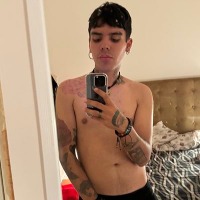 DontCry500's profile picture. Homo bien caliente 🥵