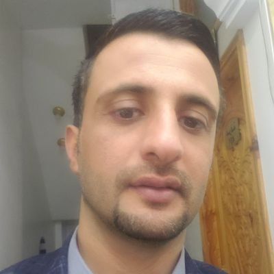 شاب متزوج وعندي اولاد
اكتب الشعر الغنائي والغزلي واحب السباحه وكرة القدم
انسان متواضع احب الوسطيه والاعتدال واكره العنصريه واحب كل الاشقاء بالدول العربية☺️🌹❤