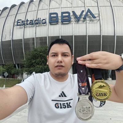 Correr cada vez que puedo 🏃🏻🏃🏻🏃🏻
Escuchar música🎧
jugar futbol⚽
