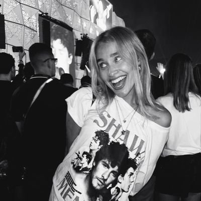 winxcalais's profile picture. busy watching mamma mia (fan account)