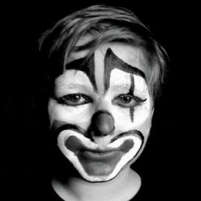 Un admirateur de plus du 7ème Art 🎥
Ellie Williams est ma fille spirituelle
Metalcore 🔱 Post Black Metal
Drummer 🥁