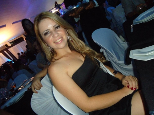 danistabelini's profile picture. Enfermeira, mãe do Davi, sempre em busca da felicidade, adoro minha vida, minha familia e meu cachorro.