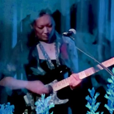 sarah_yang_'s profile picture. 🖊 🎨 📚 📷  🎸

Lead guitarist for Mitchell 
https://t.co/LTF61vksxW