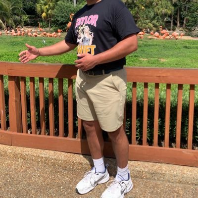 MusclyDadBod's profile picture. ain’t it hard keepin it so hardcore?