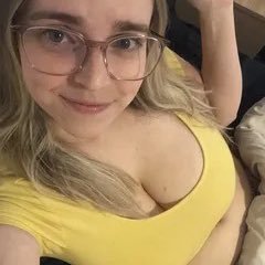 BUSTYBELLA72978's profile picture. 