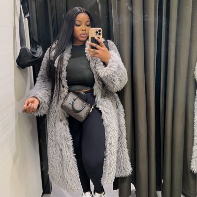 Mes tweets n’engagent que moi venez pas ouvrir vos bouche 🖕🏾IG : Christellie_dekoshaTv
