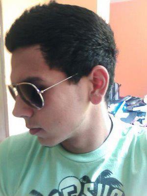 universitario, me gusta la política, salir de fiesta #siguemeytesigo #Followback