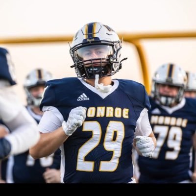 Monroe HS 28’ | 5’7 184 lbs | OLB/RB | Info: 937-626-4531 | head coach: @markmueller89 | hudl: https://t.co/JICu7tD237