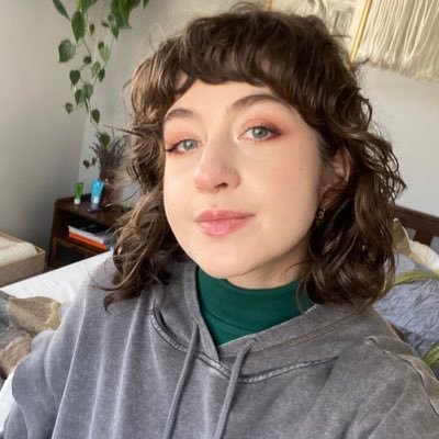 cuntycommie's profile picture. i’m a tulip in a cup