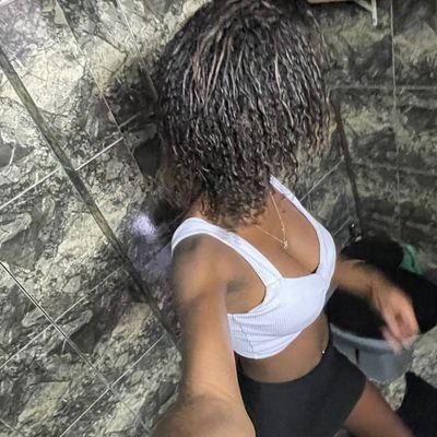 LorraineSi63887's profile picture. viva o momento 💗