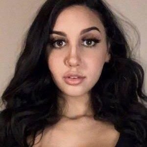 PEmberzee's profile picture. Life is too short, just enjoy the moment