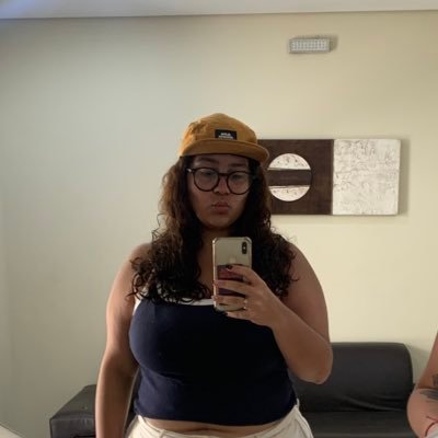 louivecherry's profile picture. • tentando sobreviver a este caos que sou eu • 🏳️‍🌈 •🇧🇷• | ela/dela