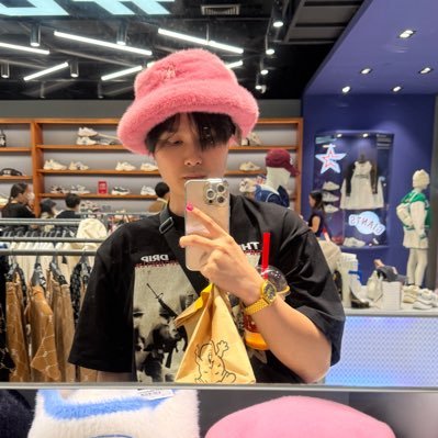 NotThunn's profile picture. 
