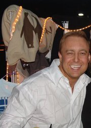 I help people earn income with the internet with automation!
Danieljbarnett@msn.com