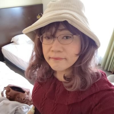 天職と妻に捨てられた後、女装で生き返ったので、これも私です。今は齧歯目系彼女と暮らしてます。フルスタックならぬIT何でも屋。マネジメント論・マーケティング下手の横好き。介護職員初任者研修修了→仕事は脱落。元Linuxディストロ馬鹿。趣味は温泉とブロックチェーンエンジン開発。自営業+会社員。女装系は別垢に分離。