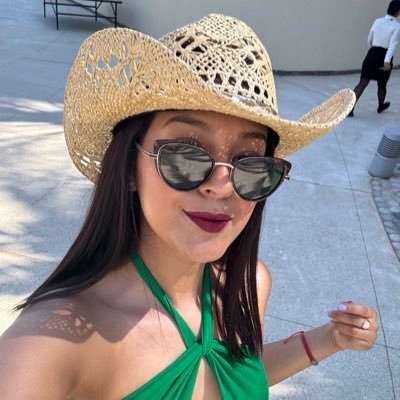 -Instagram:lizmr99 -25🫀, -Abogada⚖️, -Vivir bailando✨