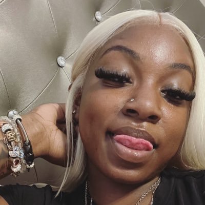 ni_choleforu's profile picture. $bagginauna