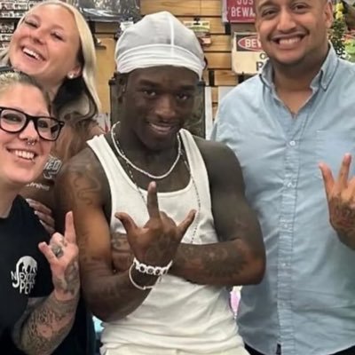 iloverockhardy's profile picture. 