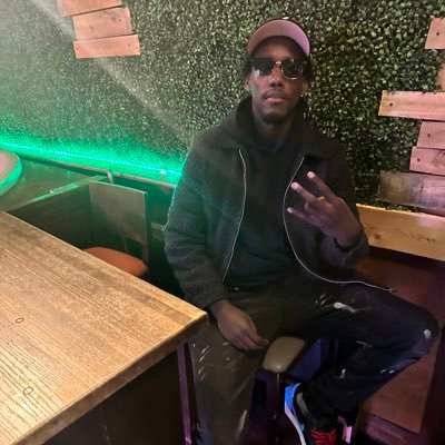 Doubled_24's profile picture. #LLKM🤴🏿🕊 Lakeshow💜💛 #YNWA🔴 🛸