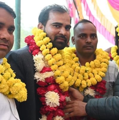 बगहा प्रधान, विधानसभा सलोन जिला रायबरेली!
Socialist