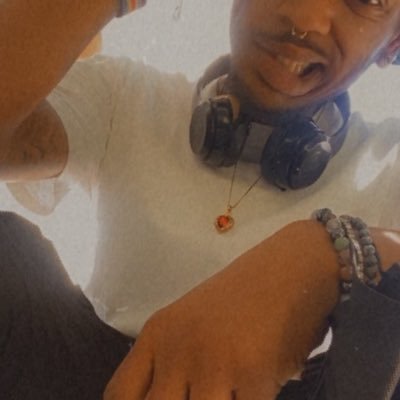 freak nigga here always down for a good time .. let’s have some nasty sweaty disrespectful sex .. down for group sessions ..let’s make a movie .. dm me 😈😏😝🤤
