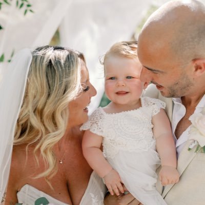 👶🏼 Mama to Elana Mae 💍 @paulsteiner83 📺 TV presenter/reporter/producer ☀️ Travel more for less 💰 Helping people earn an income from travel