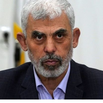 مسلمة تتمني أن تحصل على شهادة الإيمان لا أنتمي لطائفة أو حزب أو جماعة أو مذهب ولا حتي القومية الوطنية تعنيني أنتمائي الوحيد للإسلام والإنسان❤️