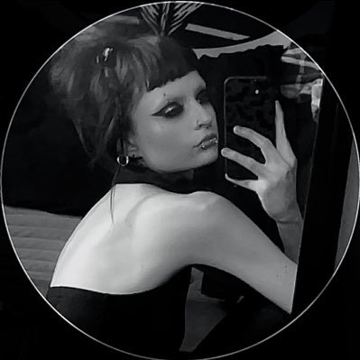 s3veredhead's profile picture. ♱⋆ death is always an option for me-vent/diary⋆♱ 18 ⋆ edtwt ♱ sh-ana-mia + orthorexia 𓄧