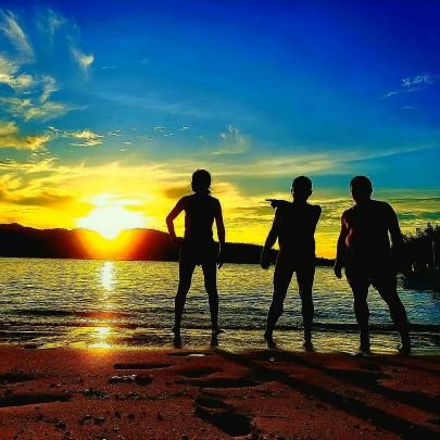 Tuhan menciptakan suatu bangsa untuk maju melawan kebohongan elit atas, hanya bangsanya sendiri yang mampu merubah nasib negerinya