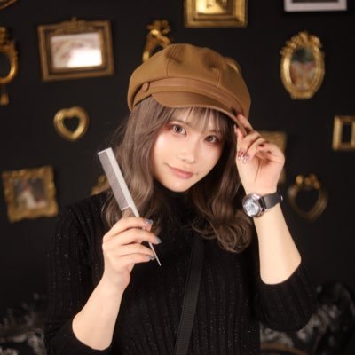 コスプレイヤー , 撮影アシスタント ✧ 月に2回飛行機乗ってます *⋆✈︎ 手先が ほんのちょっと器用なので装備や衣装は手作りが多いです࿐✩.*˚ ━━━━━━━━━━━━━━━━━━━━━━━━━━━━ 作ってる様子はリンクから