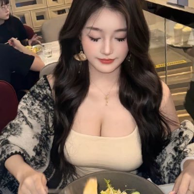 DoreSignal4925's profile picture. 小路出境!护照激活！澳签！美签！五国签证！ 疑难杂症专业户 ✈️:dore118