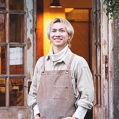 食とアートを軸に表現している生み出し屋さん。ヴィーガン料理専門店「PLANT PLANET」owner |菜食料理教室 主宰 | クラフトチャイ専門店「MOON CHAI」owner | 隠れ家シーシャラウンジ「Tsukiyomi」owner | 商品開発、撮影、店舗ブランディング等のご相談はDMにて承ります