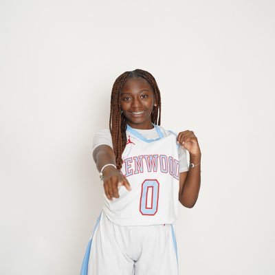 Kenwood Academy ❤️💙 4.7 GPA Athlete Joliet United ❤️❤️C/O 2028 Chicago, IL 📍PG/SG #bleed #5🏀 NCAA ID: 2304875889