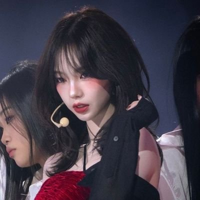 Rxna_z's profile picture. chase Atlantic, somo, plaza, cigarettes after sex 🛐