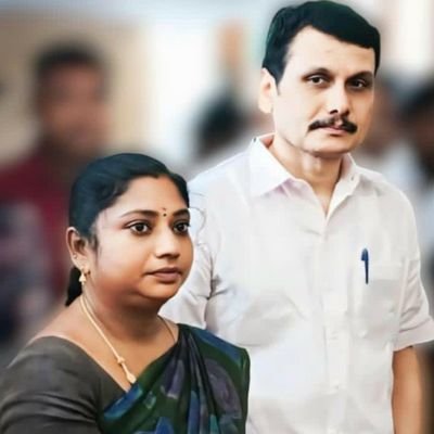 கரூர் மாவட்டம் தகவல் தொழில்நுட்ப அணி தெற்கு பகுதி ஒருங்கிணைப்பாளர் (மகளிர்)_திமுக🏴🚩
உன் தலைமைக்கு (VSB)உண்மையாக இரு அதுவே சிறந்தது 🖤❤