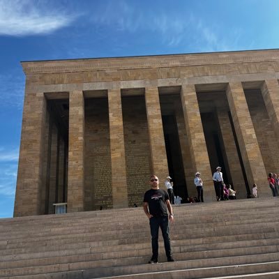 NaLSRaYoS's profile picture. insan, inandığı şeyler uğruna muhteşem hatalar yapabilir..