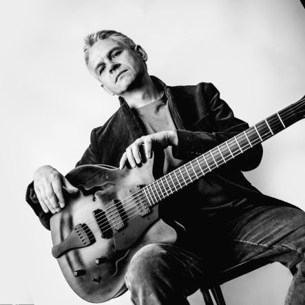 Internationally acclaimed Polish guitarist and composer